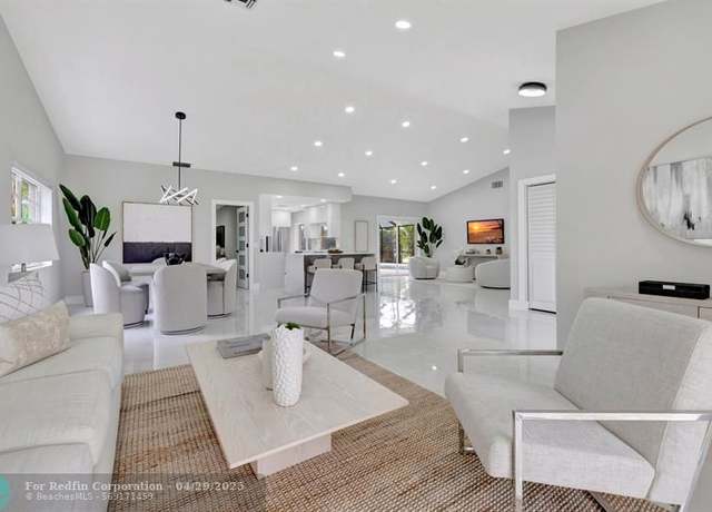 Property at 540 SW 167th Ter, Weston, FL 33326, 4 beds, 3 baths
