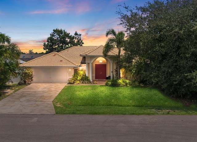 Property at 192 SW Milburn Cir, Port St. Lucie, FL 34953, 5 beds, 3 baths