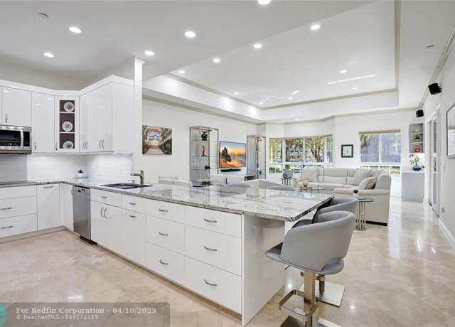 Property at 16126 Emerald Estates Dr, Weston, FL 33331, 3 beds, 2.5 baths