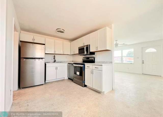 Property at 5061 Eadie Pl, West Palm Beach, FL 33407, 2 beds, 1 bath