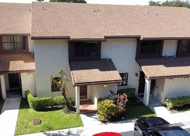 Property at 4360 Carambola Cir, Pompano Beach, FL 33066, 2 beds, 2.5 baths
