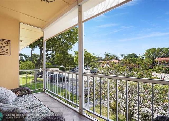 Property at 1930 NE 2nd Ave Unit 206L, Wilton Manors, FL 33305, 2 beds, 2 baths
