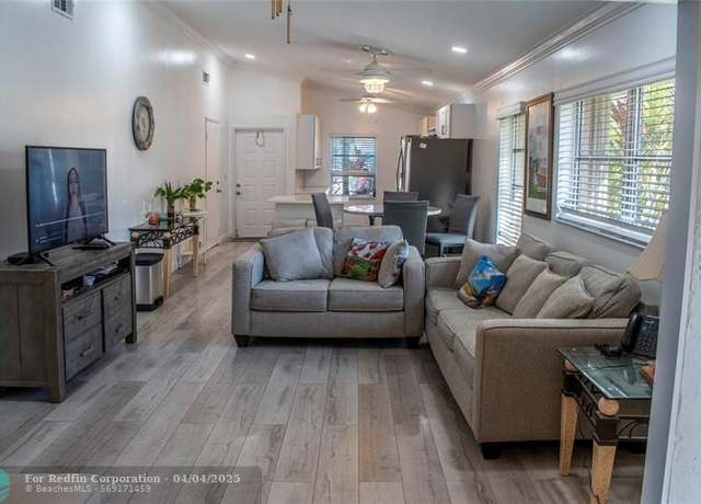 Property at 8318 Springtree Rd, Boca Raton, FL 33496, 2 beds, 2 baths