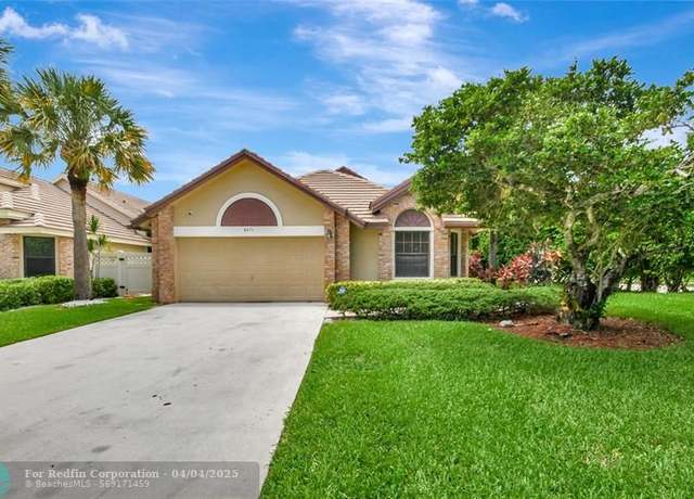 Property at 8071 Popash Ct, Boynton Beach, FL 33472, 3 beds, 2.5 baths