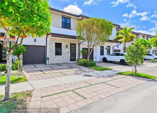 Property at 15591 NW 91st Ct, Miami Lakes, FL 33018, 3 beds, 3 baths