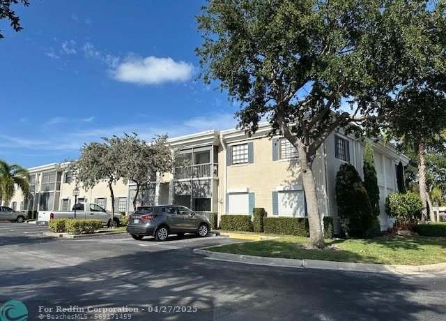 Property at 130 Cypress Club Dr #323, Pompano Beach, FL 33060, 2 beds, 2 baths