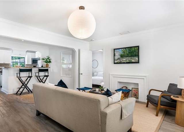 Property at 516 Puritan Rd, West Palm Beach, FL 33405, 3 beds, 2 baths