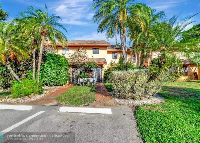 Property at 5334 Fountains Dr #221, FL 33467, 3 beds, 2 baths