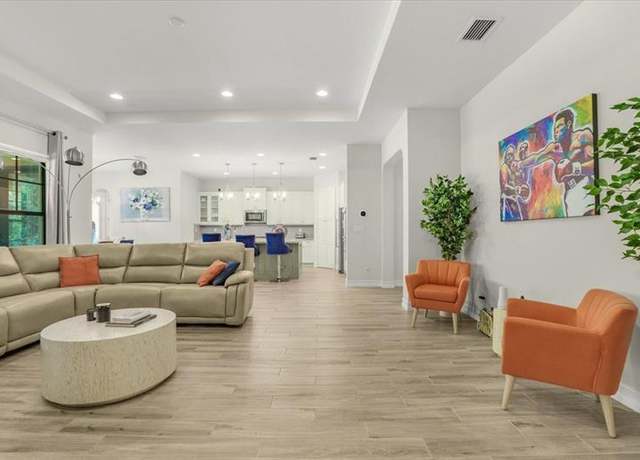 Property at 9010 E Watercrest Cir, Parkland, FL 33076, 4 beds, 3.5 baths