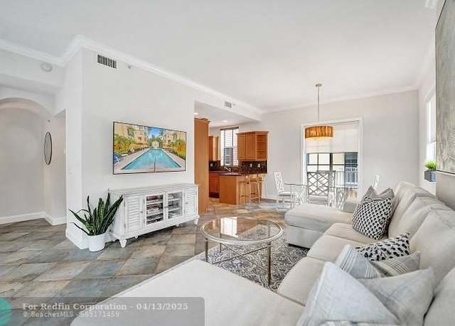 Property at 550 NE 7th Ave #2, Fort Lauderdale, FL 33301, 3 beds, 3.5 baths