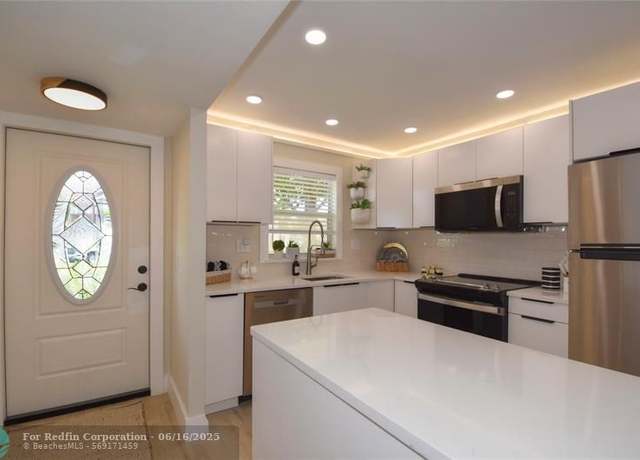 Property at 9581 Sunrise Lakes Blvd #108, Sunrise, FL 33322, 1 bed, 1.5 baths