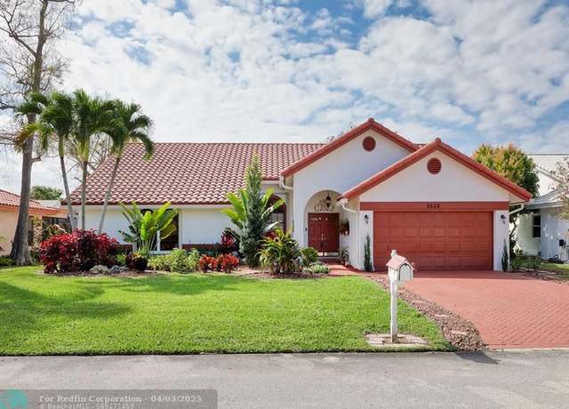 Property at 8522 NW 80th St, Tamarac, FL 33321, 3 beds, 2.5 baths