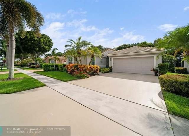 Property at 9846 Harbour Lake Cir, Boynton Beach, FL 33437, 3 beds, 2 baths