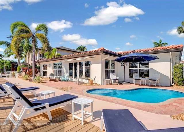 Property at 2524 SE 9th St, Pompano Beach, FL 33062, 3 beds, 2 baths