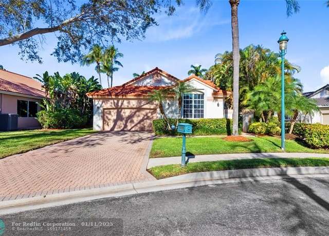 Property at 1420 Lacosta Dr, Pembroke Pines, FL 33027, 3 beds, 2.5 baths