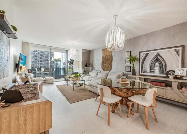 Property at 1000 Brickell Plz #4214, Miami, FL 33131, 1 bed, 1.5 baths