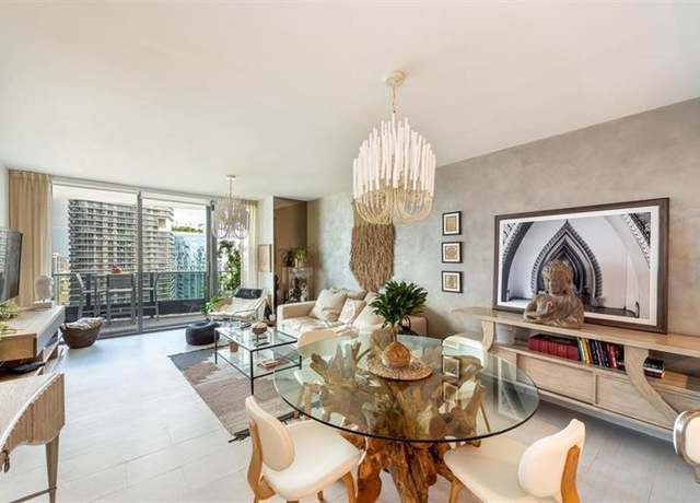 Property at 1000 Brickell Plz #4214, Miami, FL 33131, 1 bed, 1.5 baths