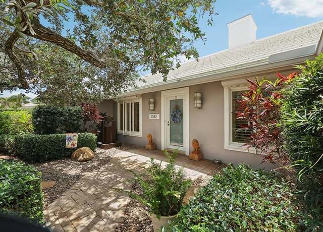 Property at 2510 NE 47th St, Fort Lauderdale, FL 33308, 3 beds, 3 baths