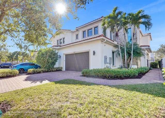 Property at 5957 Brookfield Cir, Hollywood, FL 33312, 4 beds, 4.5 baths