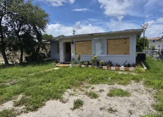 Property at 2335 Roosevelt St, Hollywood, FL 33020, 3 beds, 1 bath