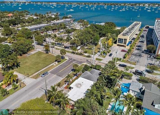 Property at 400 45th St, West Palm Beach, FL 33407, 4 beds, 3 baths