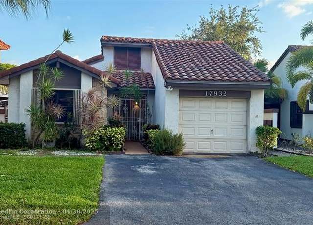 Property at 17932 NW 63rd Ct, Hialeah, FL 33015, 2 beds, 2 baths