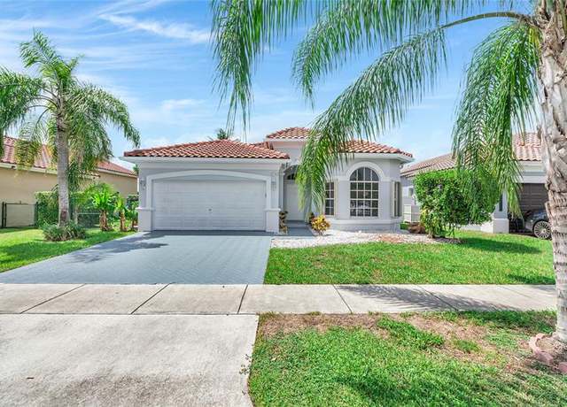 Property at 5290 SW 134th Ave, Miramar, FL 33027, 3 beds, 2 baths