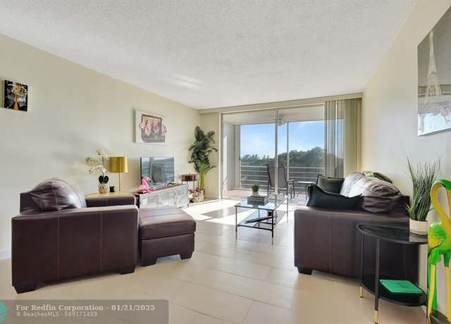 Property at 2691 S Course Dr #607, Pompano Beach, FL 33069, 1 bed, 1.5 baths