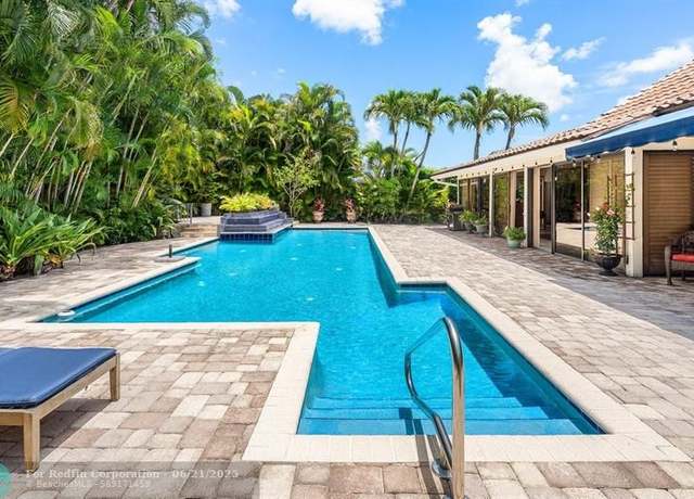 Property at 4899 Pineview Cir, Delray Beach, FL 33445, 3 beds, 3 baths