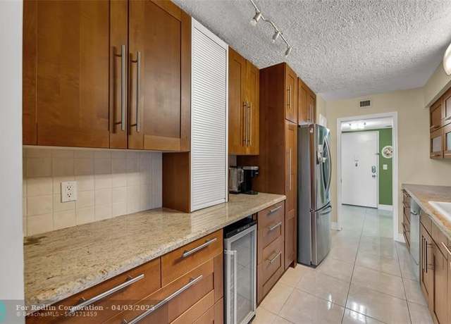 Property at 4702 Fountains Dr #205, FL 33467, 2 beds, 2 baths