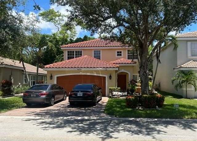 Property at 4053 Crescent Creek Dr, Coconut Creek, FL 33073, 3 beds, 2.5 baths