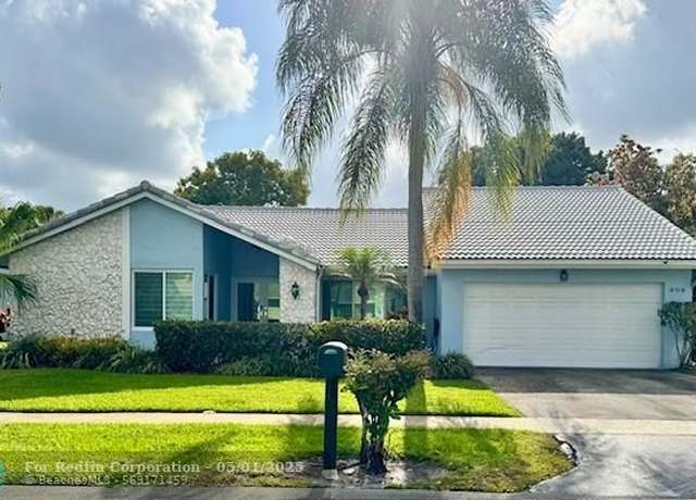 Property at 608 NW 102nd Way, Plantation, FL 33324, 3 beds, 2.5 baths