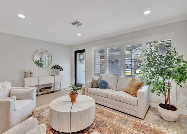 Property at 5620 NE 21st Dr, Fort Lauderdale, FL 33308, 3 beds, 2 baths