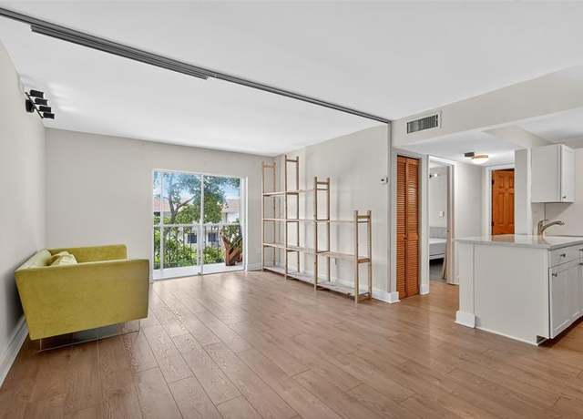 Property at 8950 NE 8th Ave #314, Miami, FL 33138, 1 bed, 1 bath