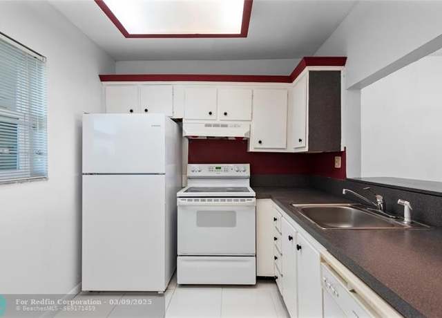 Property at 4705 NW 35th St #609, Lauderdale Lakes, FL 33319, 1 bed, 1 bath