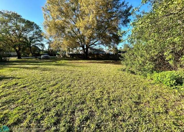 Property at 8922 102nd Ave, Vero Beach, FL 32967