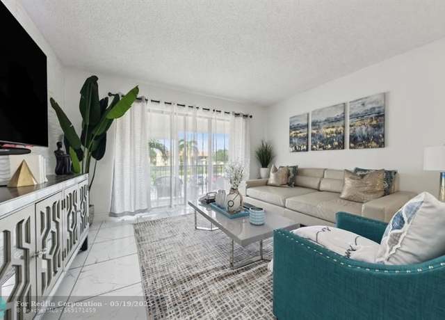 Property at 608 Sea Pine Way Unit D2, Green Acres, FL 33415, 2 beds, 2 baths