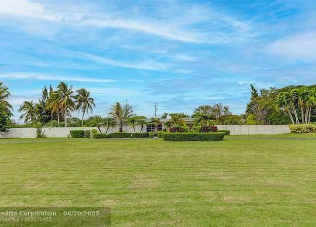 Property at 15345 SW 272nd St, Homestead, FL 33032, 3 beds, 2 baths