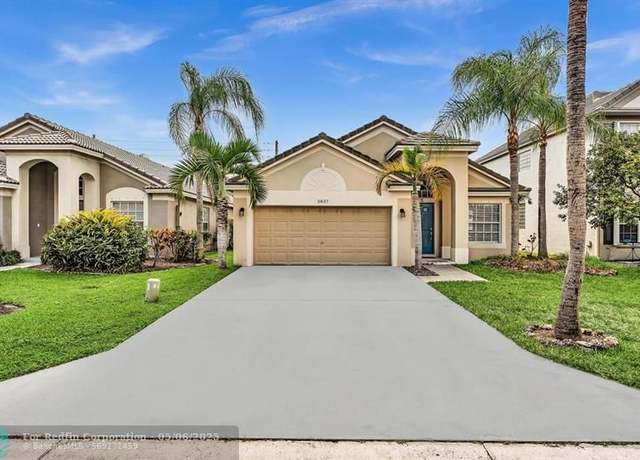 Property at 5837 N Plum Bay Pkwy, Tamarac, FL 33321, 3 beds, 2 baths