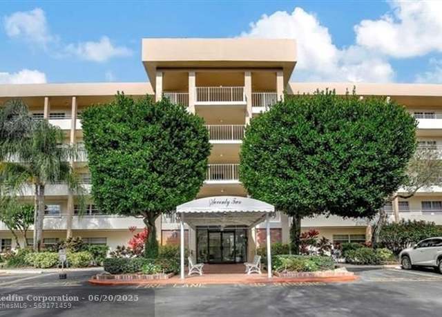 Property at 3850 Oaks Clubhouse Dr #405, Pompano Beach, FL 33069, 2 beds, 2 baths