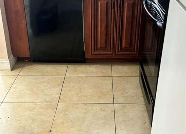 Property at 8200 Sunrise Lks #212, Sunrise, FL 33322, 2 beds, 2 baths