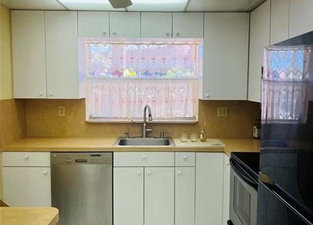 Property at 9721 Sunrise Lakes Blvd #106, Sunrise, FL 33322, 2 beds, 2 baths