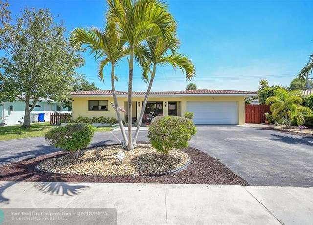 Property at 420 SE 5th St, Pompano Beach, FL 33060, 4 beds, 2 baths