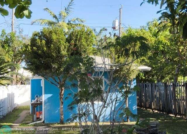 Property at 533 NE 15th St, Fort Lauderdale, FL 33304, 1 bed, 1 bath