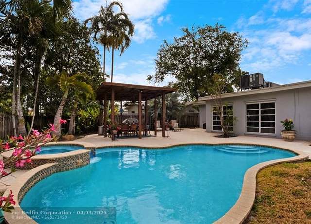 Property at 223 SE 7th St, Dania, FL 33004, 2 beds, 2 baths