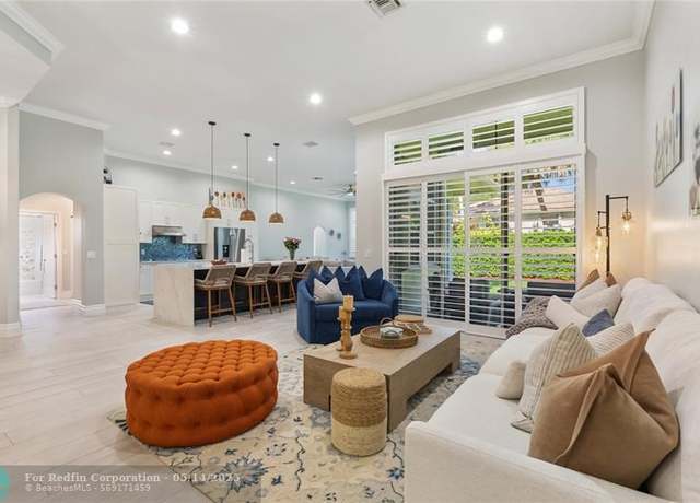 Property at 3856 Oak Ridge Cir, Weston, FL 33331, 4 beds, 3 baths