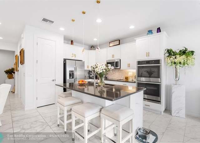 Property at 9463 Kinley Pl, Boca Raton, FL 33428, 3 beds, 2.5 baths