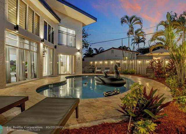 Property at 1728 NE 27th Dr, Wilton Manors, FL 33334, 6 beds, 5 baths