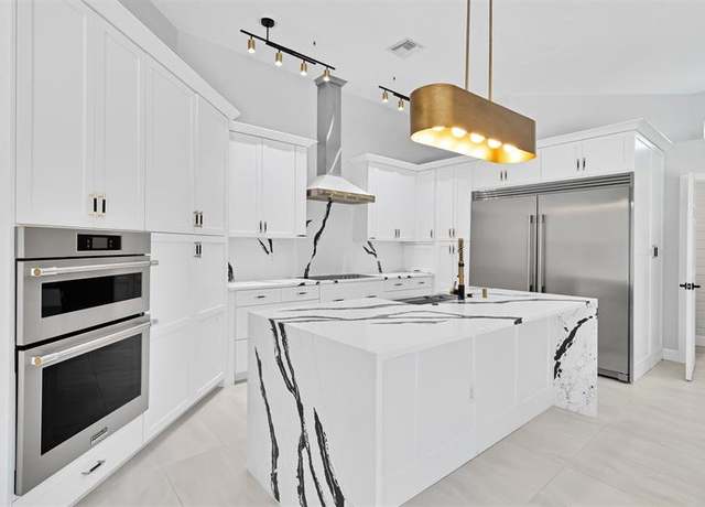 Property at 9485 E Maiden Ct, Vero Beach, FL 32963, 3 beds, 3.5 baths
