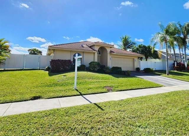 Property at 426 SE 3rd Pl, Dania, FL 33004, 3 beds, 2 baths